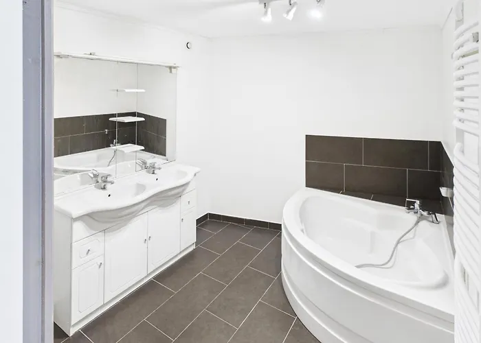 Le Saint Servais Apartment